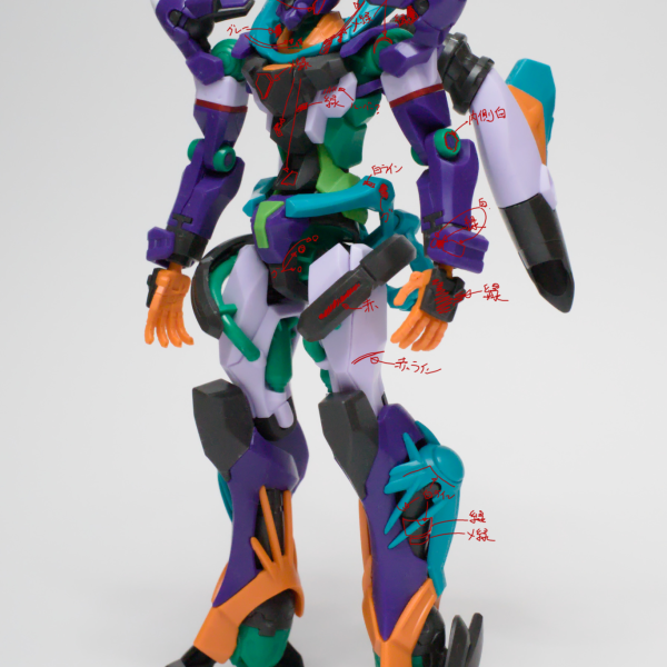 勢いでGQuuuuuuX系のプラモを6機買ってしまったので、今年度中に全部作ることを目標に製作開始。まずは、GFreDの素組が完了しました。箱絵とか設定画を見ながら、色分け部分と加工部分を考えました。設定が細かくて、まだまだ色分けしなきゃいけない部分ありますね。塗装、がんばろう。（2枚目）