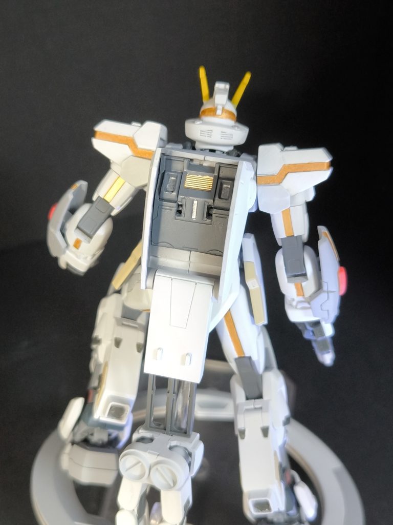 バックパックの開けた所が寂しかったのでアスタロトのバックパックを加工してはめ込みました。