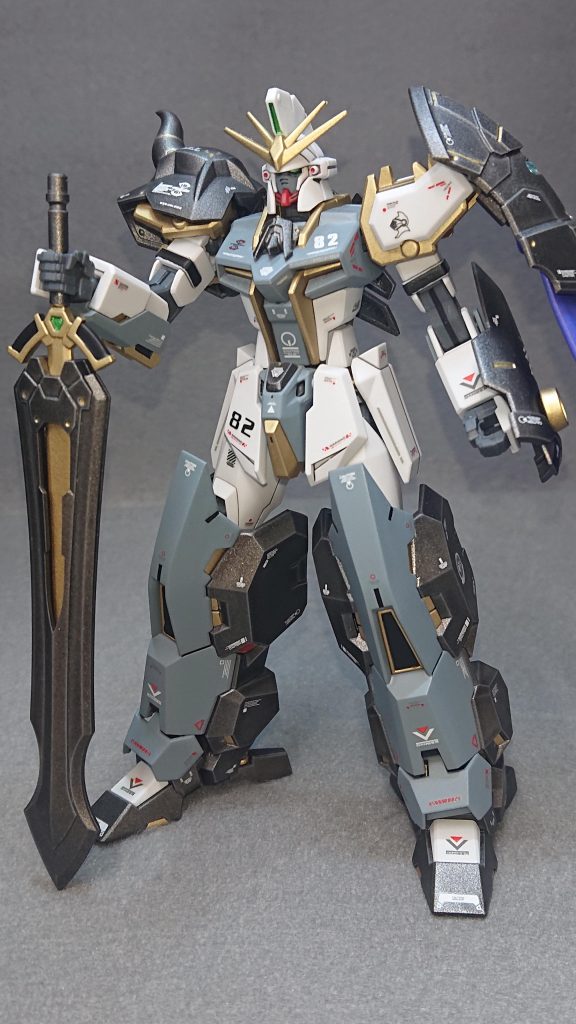 頭部    　　　：サンドロック胴体    　　　：ストライク+30MF腰部    　　　：ストライク肩    　　　　：ストライク+30MF腕部    　　　：ストライク+30MF脚部    　　　：ストライク+ルブリス・ウルバックパック：30MF武装    　　　：大剣(30MM)