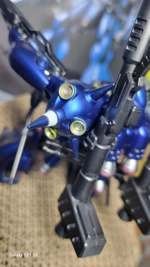 余ってたバーニアを肩に付けてみました。