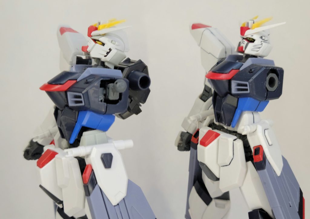 HGCEフリーダムとの比較撮るの忘れていましたが、股関節もデュエルブリッツから移植しています。