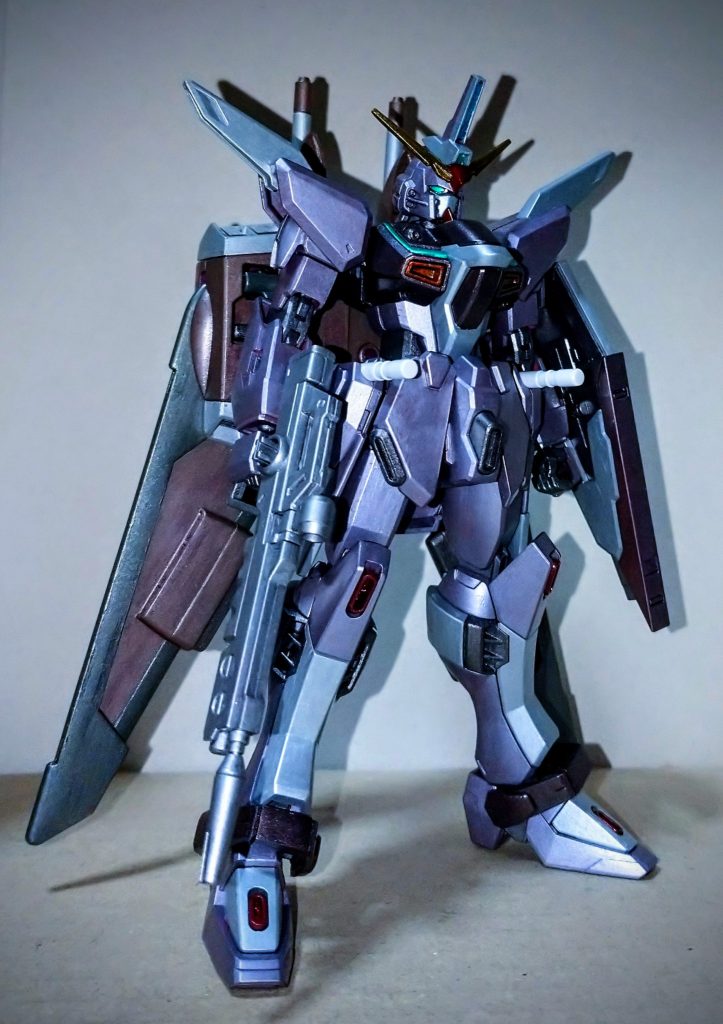 キットは素晴らしい出来で可動も色分けもHGクラスでは最高レベルの仕様だと思います。その分お値段も初期RGクラスなので個人的にはコスパはそれほど良い印象はありません。とは言えバンダイ様のプラモデルの値段設定は他メーカーとは比べ物にならないレベルだと思うので贅沢なイチャモンですね。他が悪いとゆうよりバンダイがオカシイ・・・ゴホン、スゴイんだと思います。f(^_^;