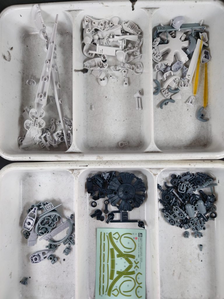 ギャン白磁–8枚目/制作者：やっすおう