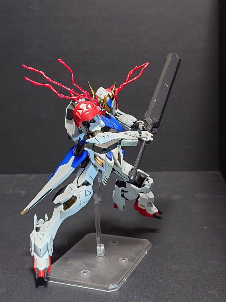 メイスを振り抜き直前のイメージです。