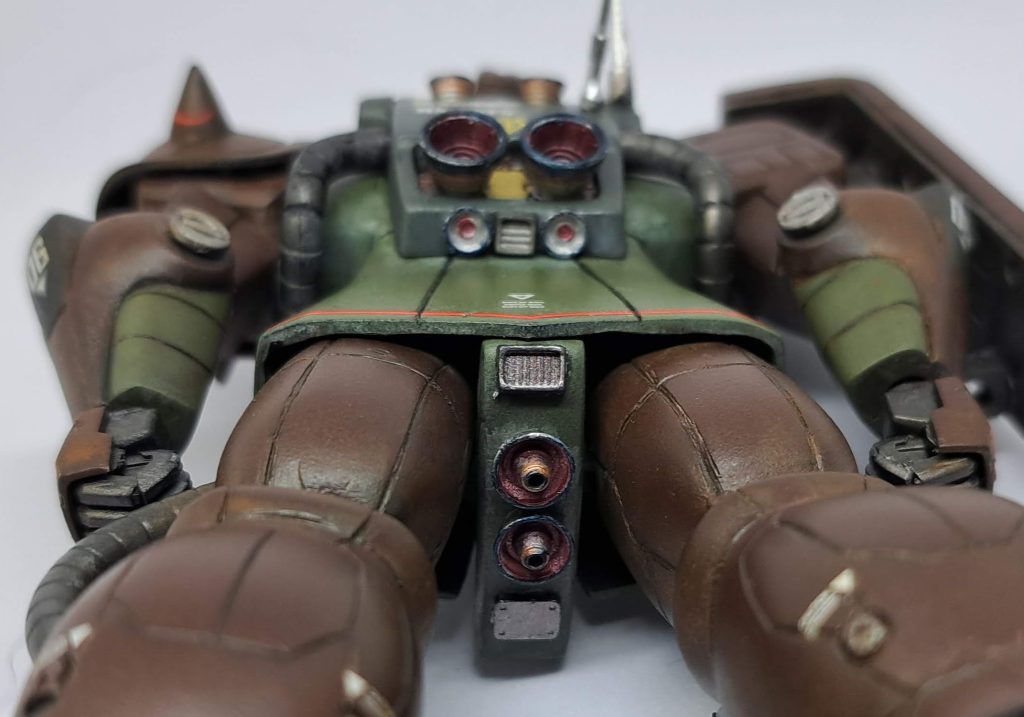 股下部分も近藤版ザクをオマージュ