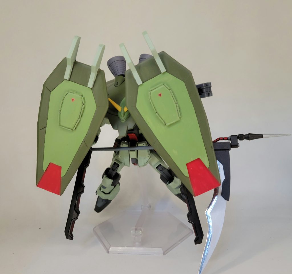 盾の大きさは個人的に満足なのですが…コロイド粒子を放出する箇所を斜めに接着してしまったのが心残り…