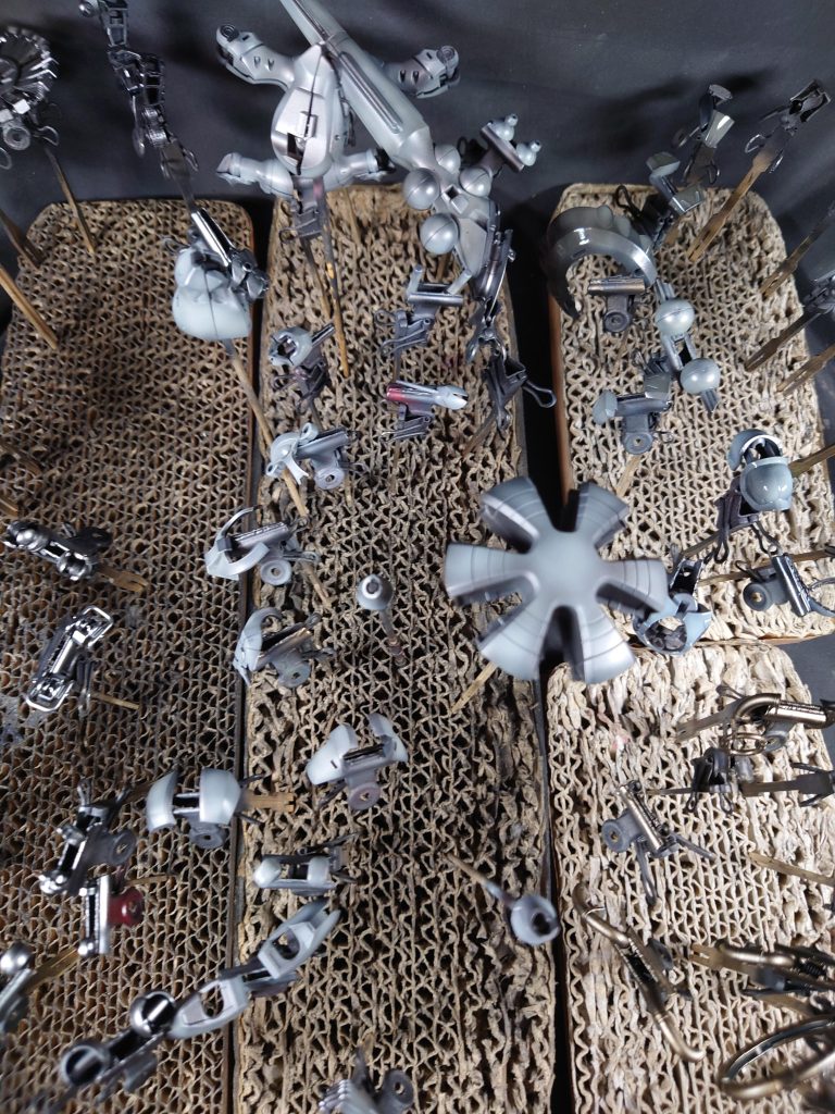 ギャン白磁–3枚目/制作者：やっすおう