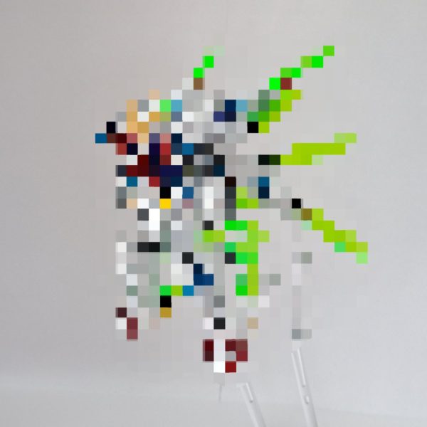 ４ヶ月ぶりです　ビギニング30ガンダムを使う作品で改造した箇所をまとめました　【②】まずビギニングの顔をEGストライクに変えました　【③】EGストライクの顔にしたことで頭の可動域が広がりました(これは偶々です)　【④】ビギニング30のユニットの凸は3ミリよりほんの少し細かったので、30mmのオプションパーツを接着しました　【⑤】ビギニングのビームサーベル3本持ちの手が右手しか無かったので、どうにかして左手を作りました　【⑥】それら細かい改造を施した作品を今週の金曜昼 (11/14 11:00~12:00) に投稿するのでお楽しみに（1枚目）