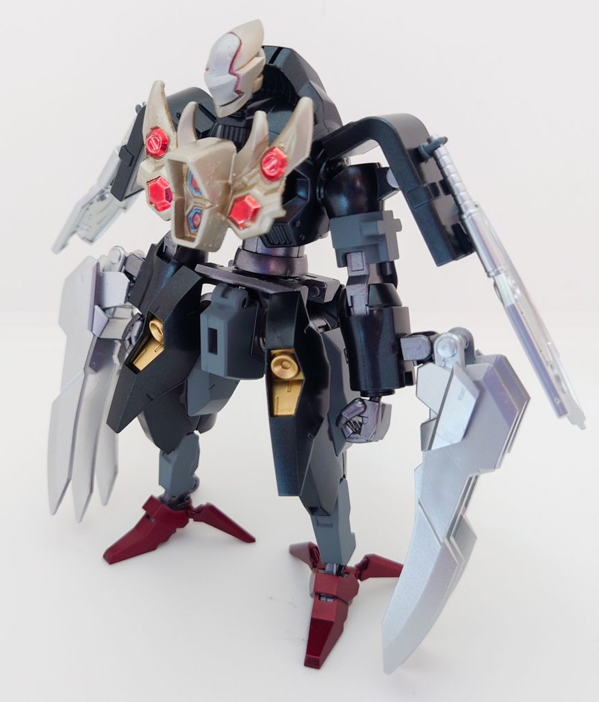 この体にも色々ギミックが隠されているのですが、それは三騎士がすべて揃ってからのお楽しみです。