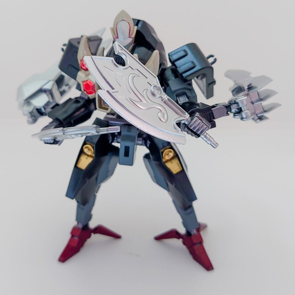 武器その2 戦斧普段は肩に装着している斧。投擲武器としても使える。