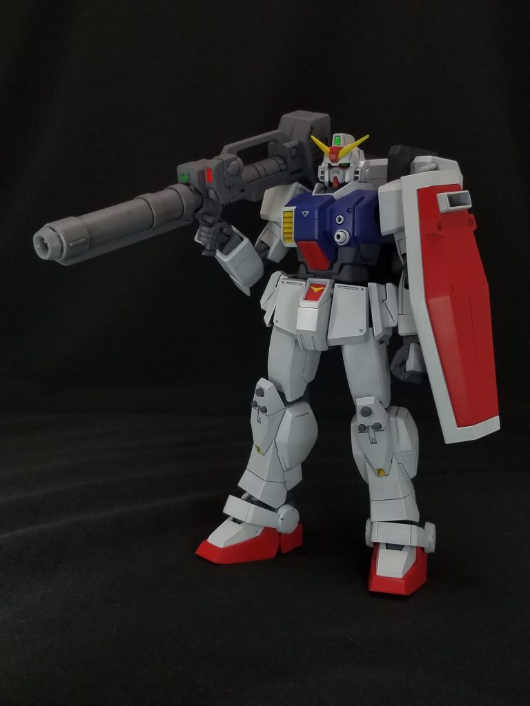 レールガンとノーマルシールドを装備。こちらは一般機イメージ。