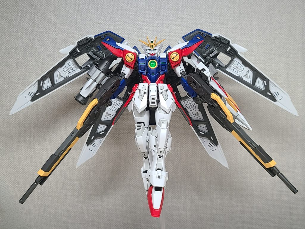 すごく綺麗ですね。デカール作業なしで組み立てばかりしましたが、とても満足です。ぜひ一度組み立ててください。