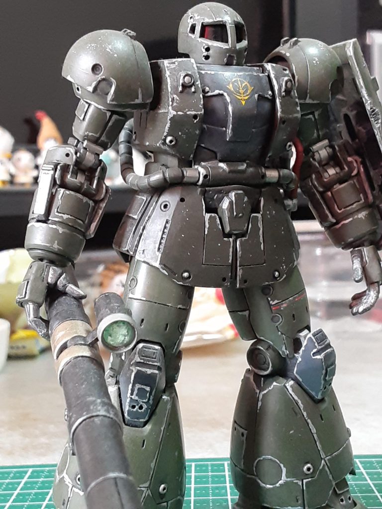 この頃はまだ道具も最低限の物しか揃えてなかった上に、30数年のブランクを取り戻すが如く探り探り作業したのを思い出します❗。ですが「昔取った杵柄」じゃないですけど、意外に要領は忘れてなくてディテール追加も大きなミス無く作成できました😁。とはいえ、今見ればスジ彫りは斜めってるわ、穴開け箇所は大胆にズレまくりやわで(苦笑)、ちょっと恥ずかしいですね~😱💦。