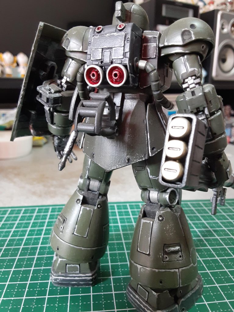 残ったランナーでバズーカラック作ったりしちゃったりして😁。でも良く見たらウェザリングし忘れてたりしちゃったりして💦(笑)。