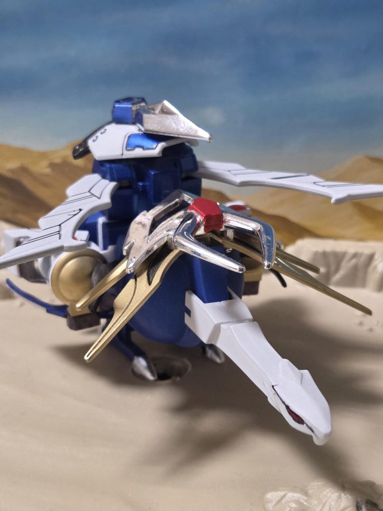 飛勇鶴形態。コミックワールドやボンボンの漫画版では全く出番がなく影が薄い印象。ビルドファイターズトライで出てきて必殺技扱いになってるのがびっくりでした。