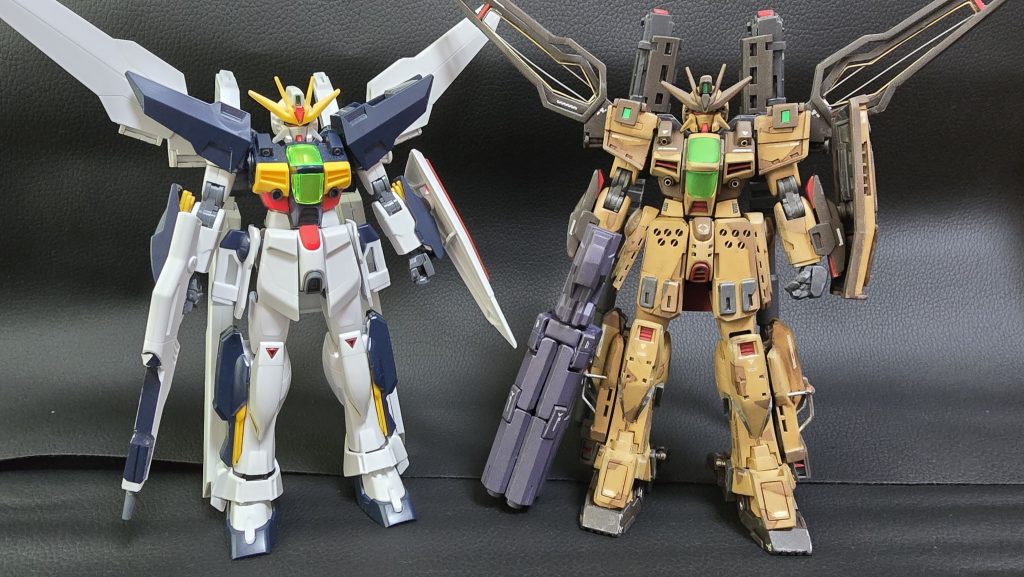 最後にHGAW ダブルエックス(素組)との比較シルエット的にはダブルエックスのイメージを崩さないよう努力しました。改めて見ると元キットもスマートな力強さ漂う良キットですね！ここまでご覧頂きありがとうございました。ガンダムコンバットネタも海・陸の次は空かな～と思案中です(笑)