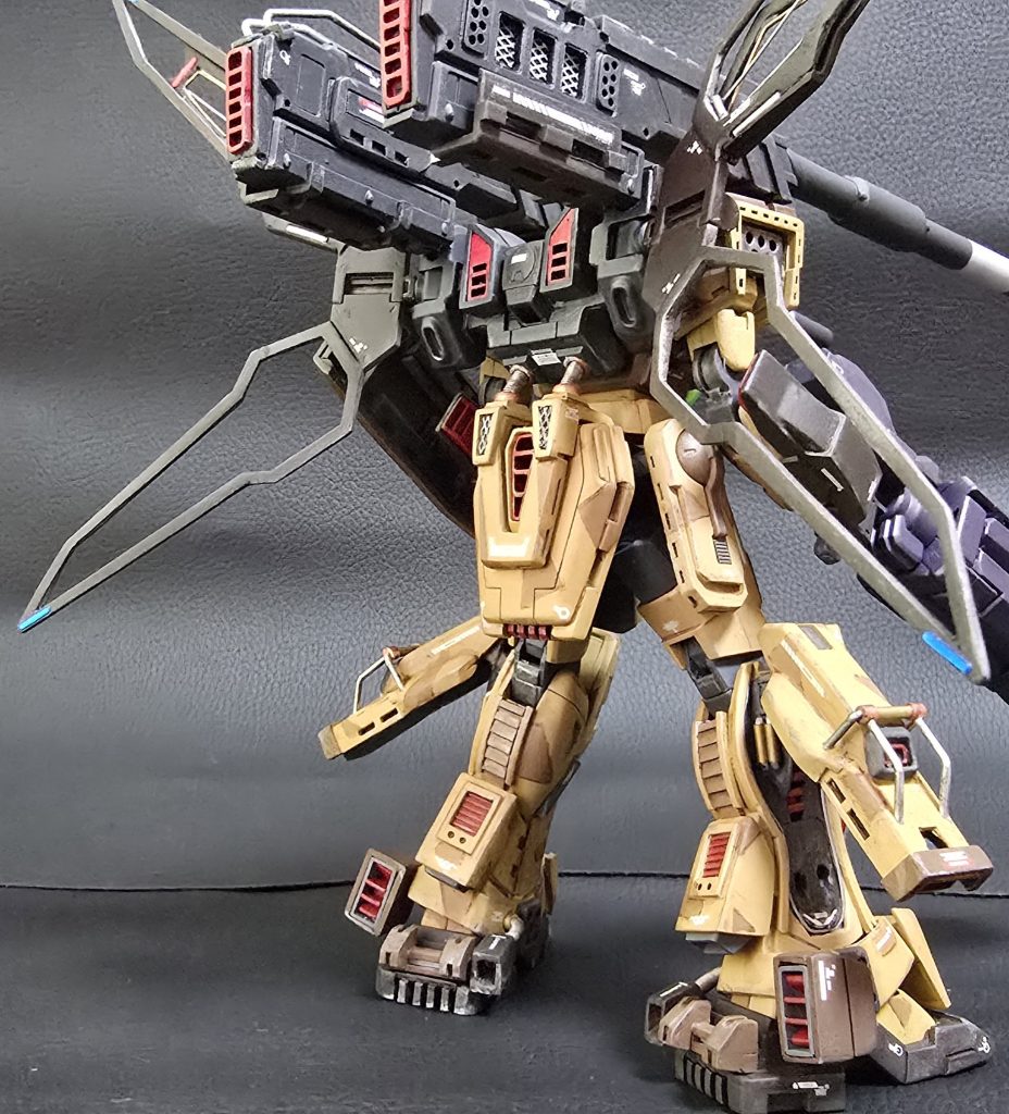 キャノン砲展開時は、巨大アンテナも４枚羽に展開してなんとかX字の意匠を再現脚部カバーは元キットと同じく開閉可能です。