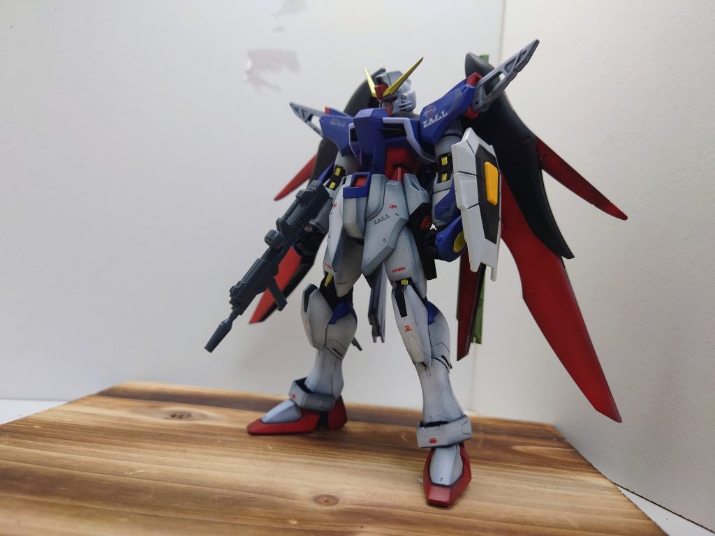 ビームライフルとシールドは他のデスティニーから流用しました。