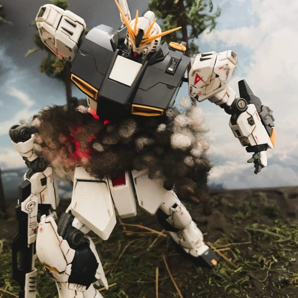 νガンダム (PX-00531) vs 陸戦型サザビー ～ジオンの再興より～