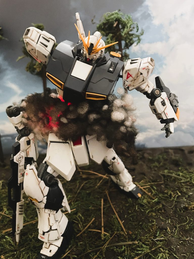 νガンダム (PX-00531) vs 陸戦型サザビー ～ジオンの再興より～–3枚目/制作者：SH