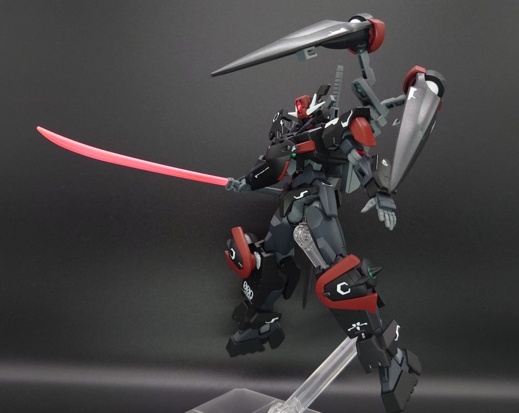 伍ノ太刀：GNクロー「破海」陸ノ太刀：GNクロー「破雷」マスラオの腰部バインダーを肩部に装着、超硬度のクローとした。とても頑強な装甲を質量で引き裂くための武装。マスラオではバインダーにGNドライブが搭載されていたがGNコンデンサとなっている。隙間部分からGN粒子を高密度で放出してGNフィールドを展開することが可能。