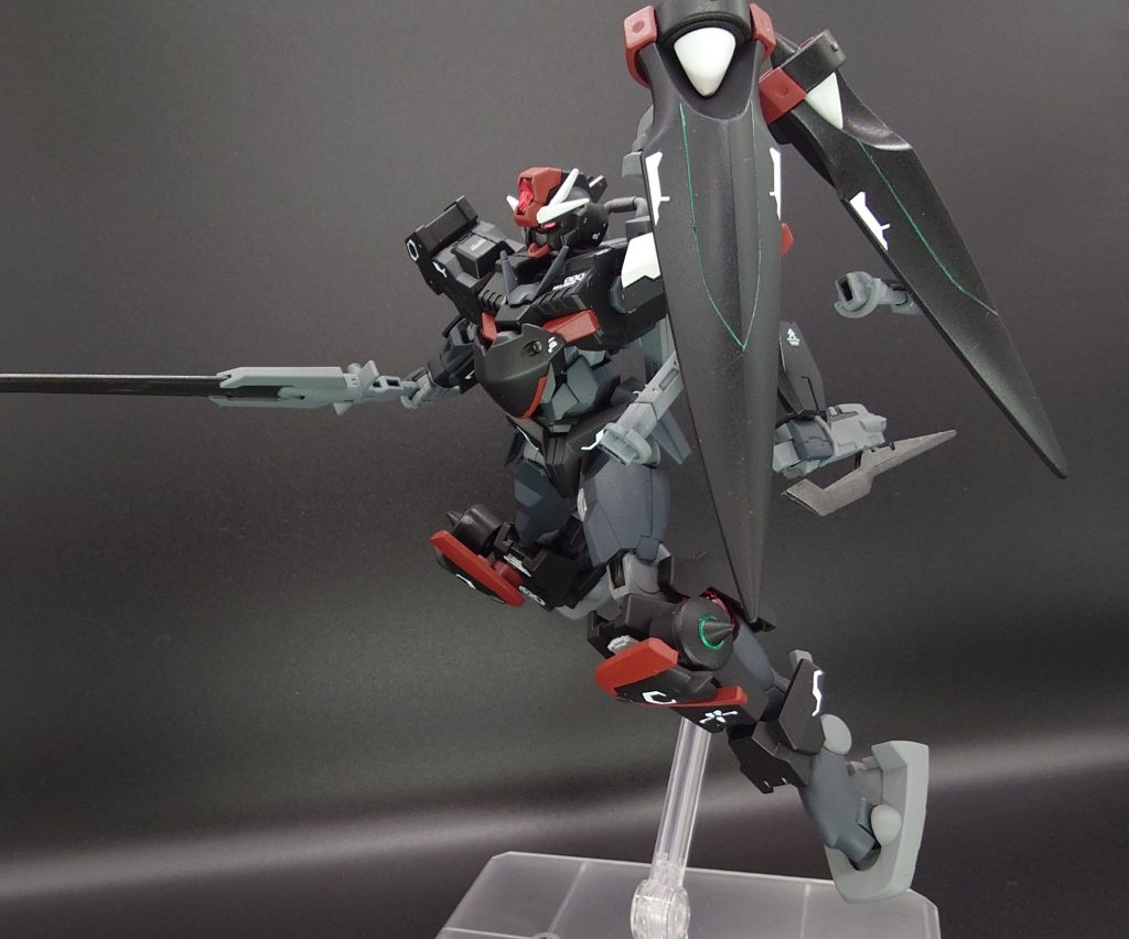 宇宙空間においては足をマスラオの下駄パーツに換装、空中を蹴るように加速が可能となる。