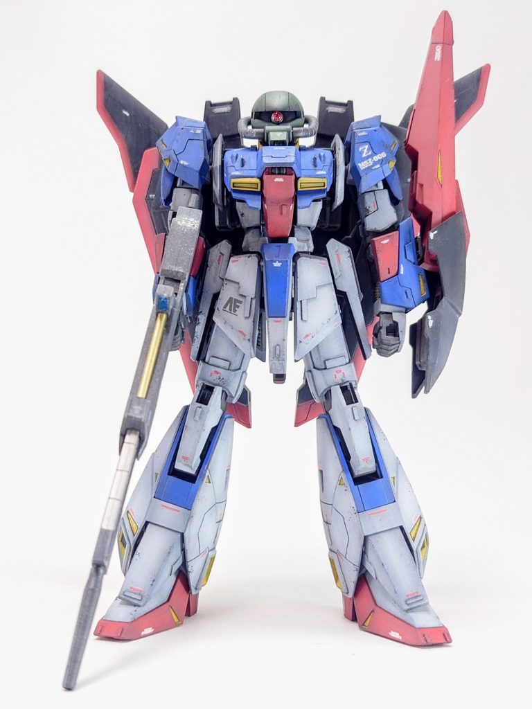 んー所詮はZザク😂コクピット部もセンチネルぽくプラ板で造形🎵 