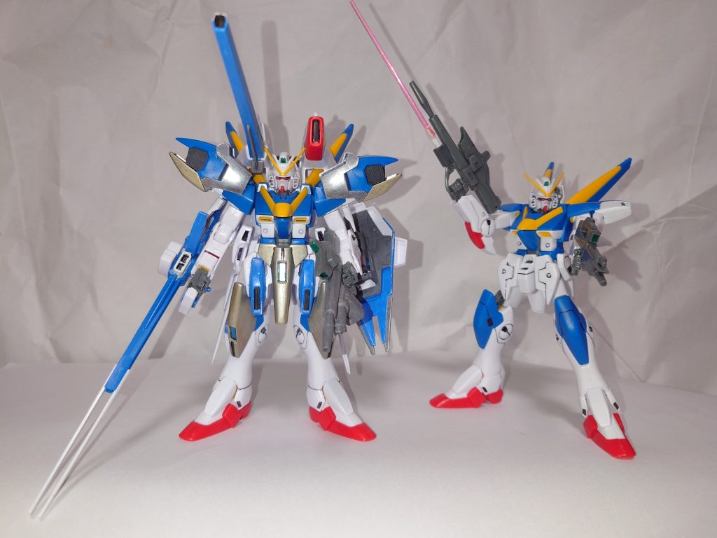 旧1/100HGのV2アサルトバスターとV2