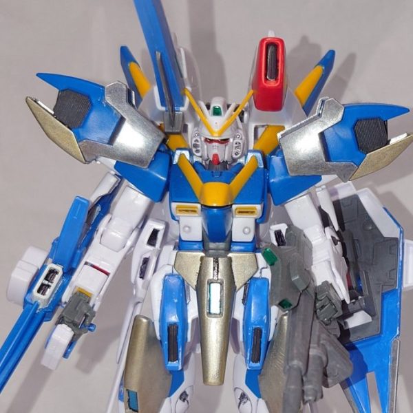 旧1/100HGのV2アサルトバスターとV2