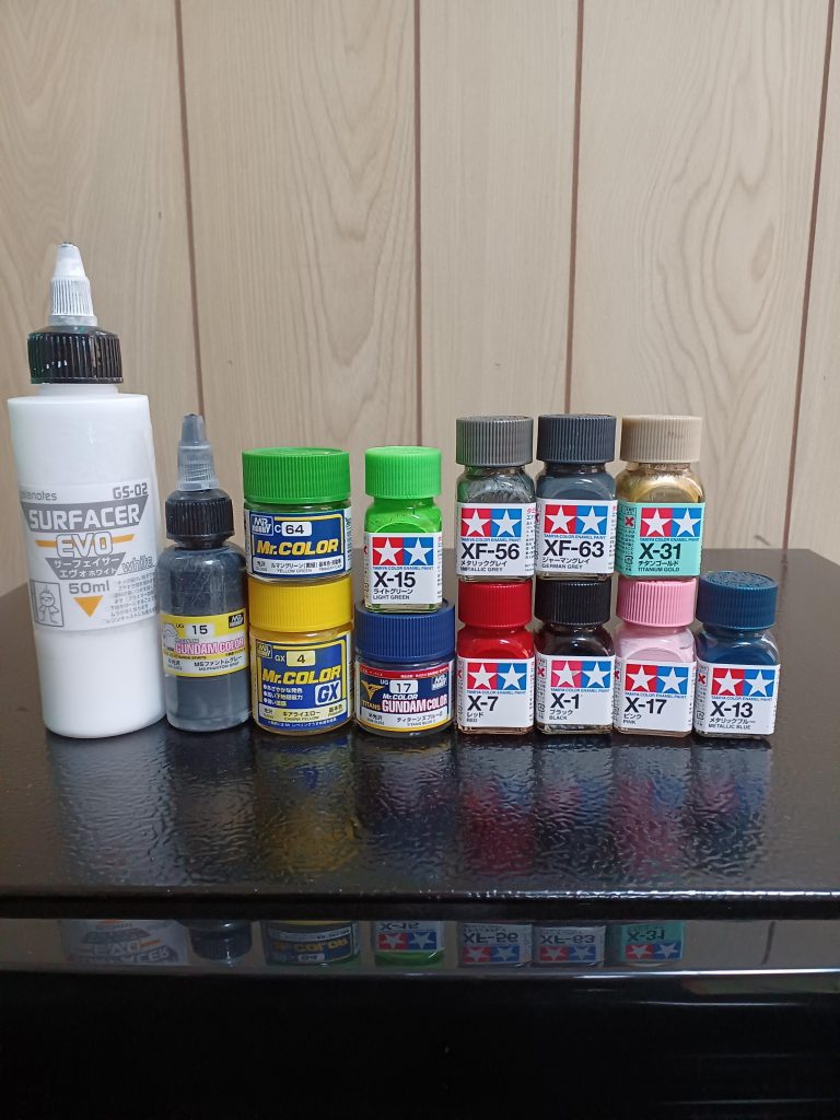 使用した塗料です‼️メインカラーはグリーンの塗料とイエローの塗料を混色しました。