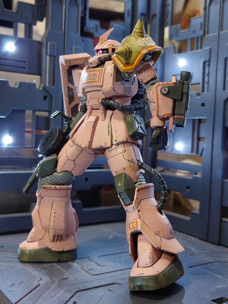 脇の下とラッツリバー3連ミサイルの基部にはエッチングパーツを貼り付けてみました。