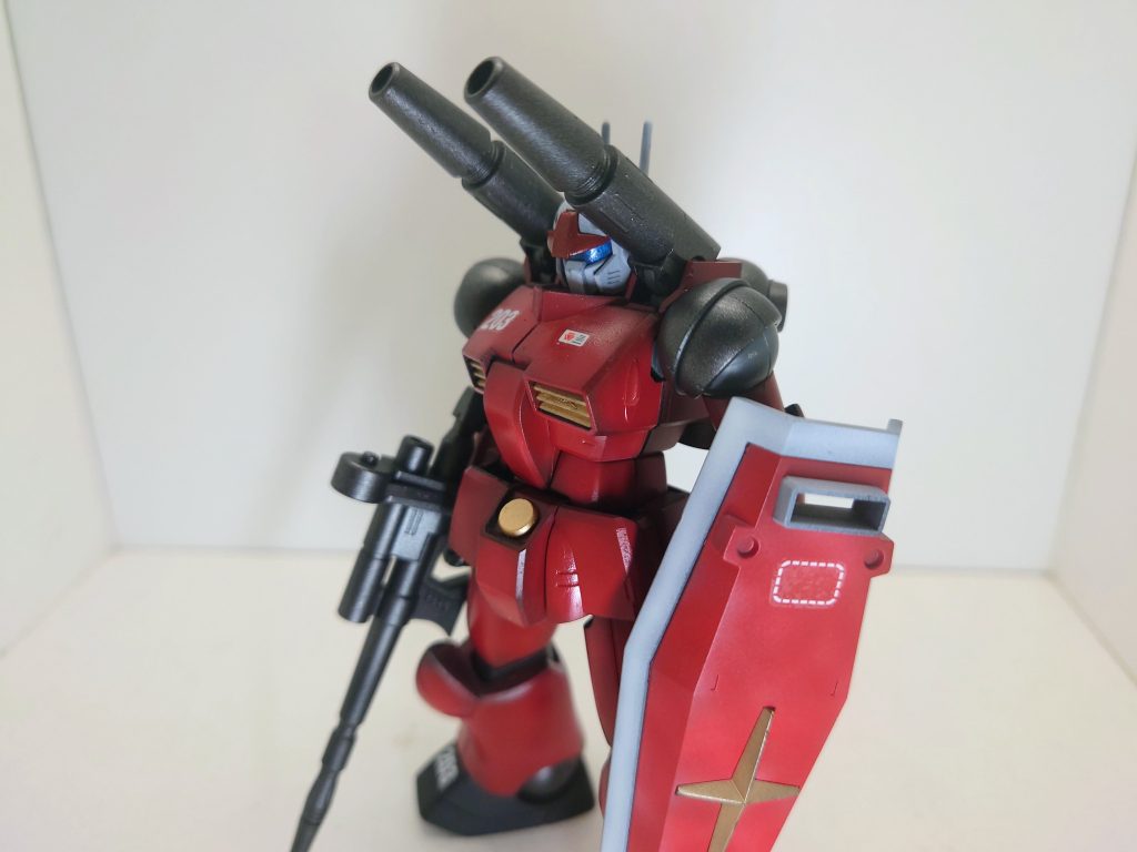 バイザーパーツはリアルタイプ風にブルーにしてみました。