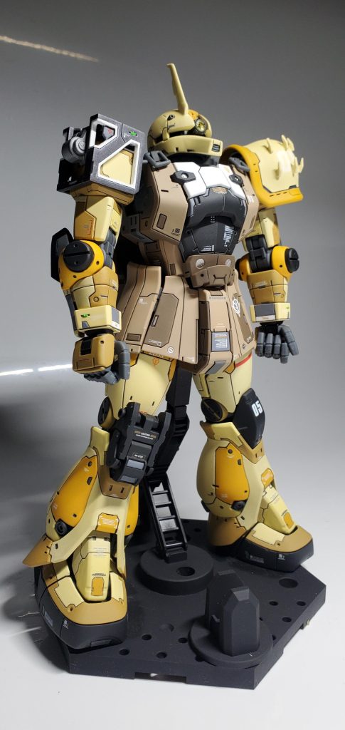 前述の通り、黄色に関して四苦八苦しました。アサヒペンのクリエイティブカラーが合うかなと思い、一番淡いクリーム色の黄色に使いました。