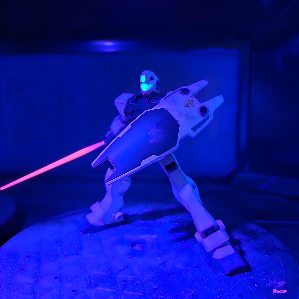 子供の頃に仮面ライダーファイズを見たせいで暗闇で光るアイやバイザーが好きなのかもしれない