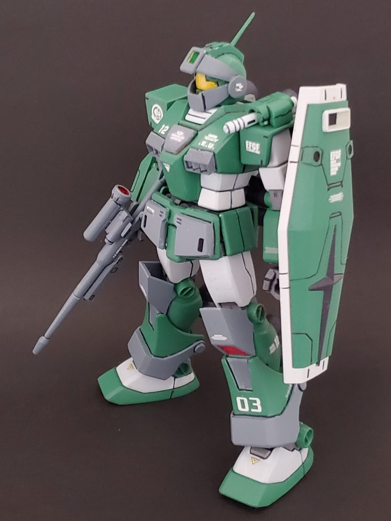 未だにガンプラ購入が難しい中、幸運にも入手できた貴重なMSV旧キット🙌✨という事で私には難易度高めですが、旧キットとHGUCを融合させる『ミキシング計画』第5弾‼️念願のジム・スナイパーカスタムを制作いたしました~🤭🎵HGシリーズではプレバンなどでMSDとして販売されているのですが、ファースト世代の私には細身のイケメン姿がどうもしっくりきません😔💦特に足首あたりは太めの方がイメージに合うので、その点も含めて今回もHGUCジムをベースに臨みました👍️