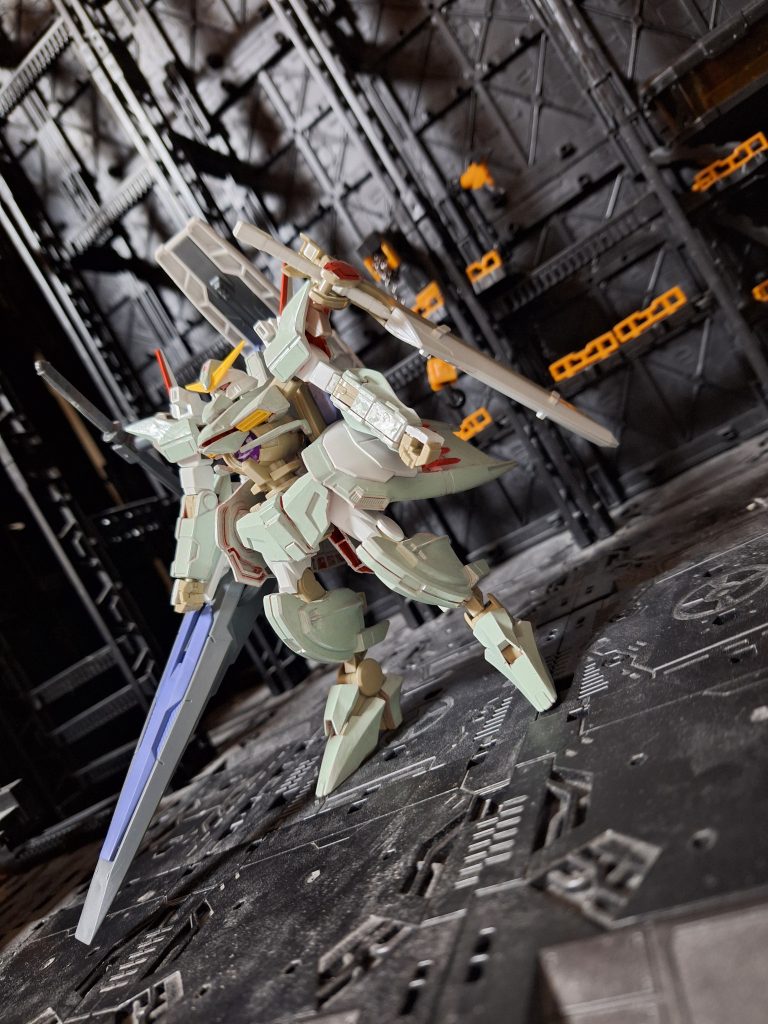 ガンダムスローネツヴァイツインドライブ実証実験型です。