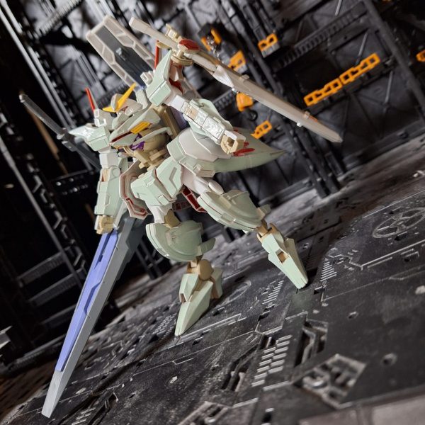 ガンダムスローネツヴァイツインドライブ実証実験型です。