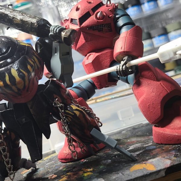 木でバットを作りましたがその良いところを完全に消し去る事に決めました！さびてんねんぶっかけてサビさせてやります！汚さ全開でやったりますやい！前回製作途中のズゴックもファイヤーパターンに手直ししてこうと思います！アベラギ愚連隊発足の日も近いぜ！（2枚目）