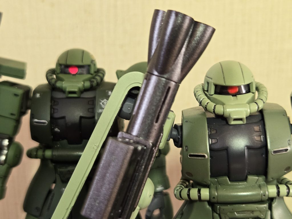 オリジンカラーとアニメカラー　量産型ザク