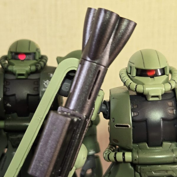 オリジンカラーとアニメカラー　量産型ザク