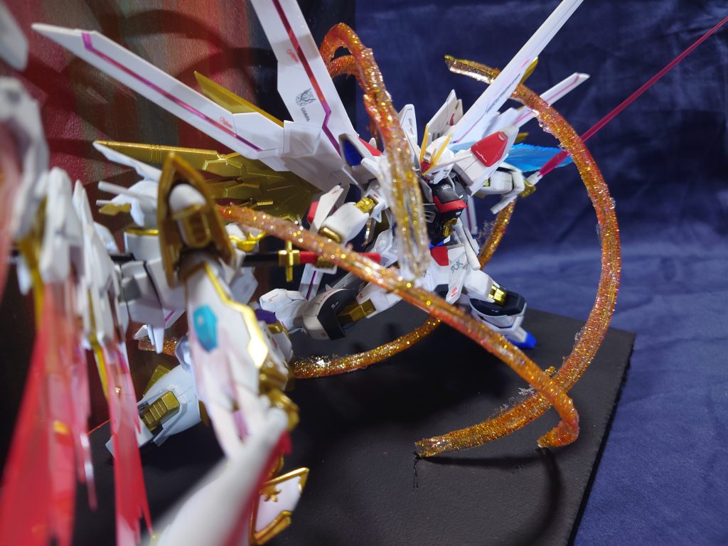 角度付きの握り手がないので、このシーンのフツノミタマの角度の再現は結構厳しかったですが、何とか誤魔化しながら、、、