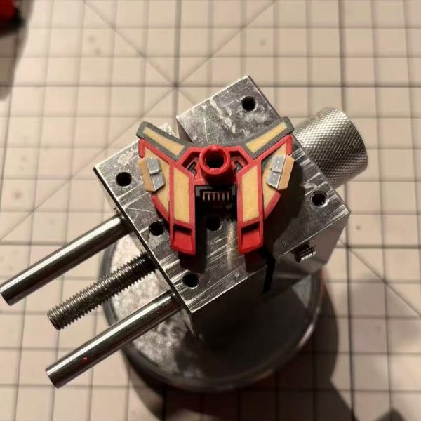 やはり腕をもう二本増やした方が迫力が出ると思います（宿儺(gundam-kao5)）。  
その他は、おそらく目に留まらないであろう補填作業と、腕のミラー制作です。（3枚目）