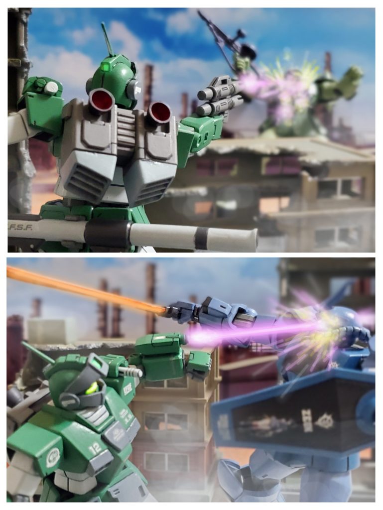 廃墟と化した都市部を利用し交戦する両軍。ロン・コウ少尉は取り回しに優れた二連装ビームガンでザクを撃破していく。このビームガンは上下交互に放つ事で連射性能と集弾破壊力を得ており、スナイパーカスタムの標準装備として採用されたのである。また近接戦闘では新規開発されたBOXタイプのビームサーベルを武器にザク、グフを圧倒する。これまでのビームサーベルと違い、抜刀動作を必要としない事により攻撃、防御の両面において対応スピードが格段に高まり戦果の手助けとなっていた。