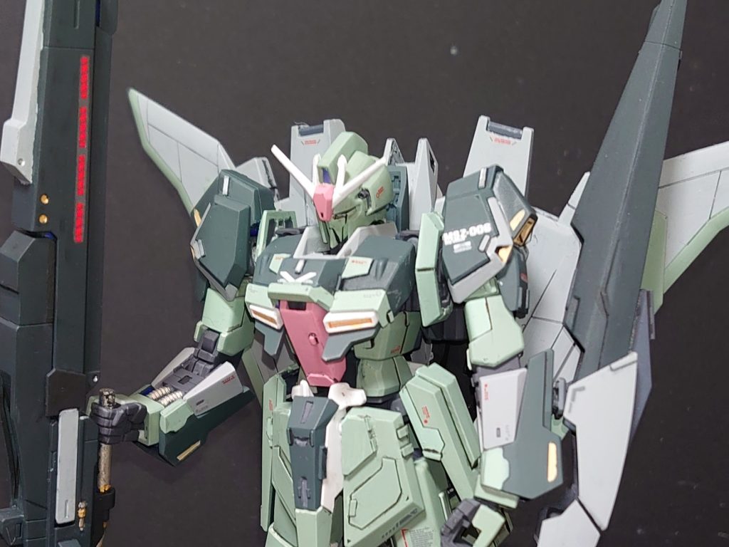 ちょっと斜め上からカックイイ！やっぱりZガンダムはイケメンですね！今回もプラ板貼ったり、スジ彫りしたり、自分なりに手を加えてみました(´ω｀)が、まだまだ甘い(荒い)ですね(ﾟεﾟ)ｷﾆｼﾅｲｷﾆｼﾅｲ