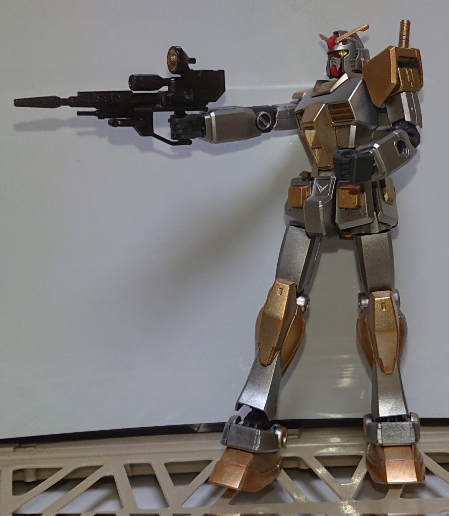 射撃のポーズ。