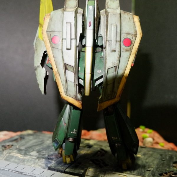 よしこれで完成だと思ってたら、何か忘れているような気がして(zaku-kao4)ドライブラシしてなかった。もういいやん、と思ったけど、思い出したらやらないと気が済まないビョーキですね(gundam-kao10)大して上手くもないのに(gandam1)（4枚目）