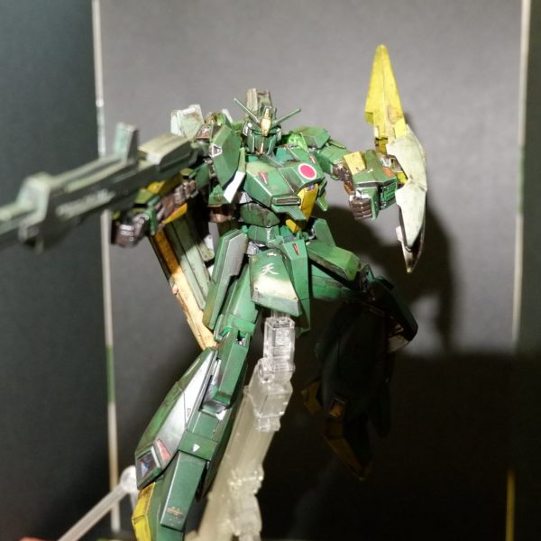 よしこれで完成だと思ってたら、何か忘れているような気がして(zaku-kao4)ドライブラシしてなかった。もういいやん、と思ったけど、思い出したらやらないと気が済まないビョーキですね(gundam-kao10)大して上手くもないのに(gandam1)（3枚目）