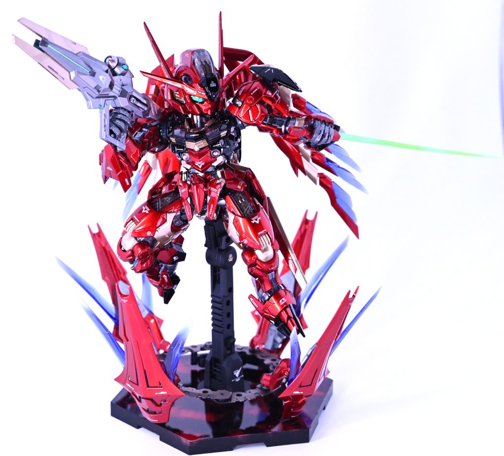 台座は大理石塗装で仕上げ、オービットサークルをその上に配備しています