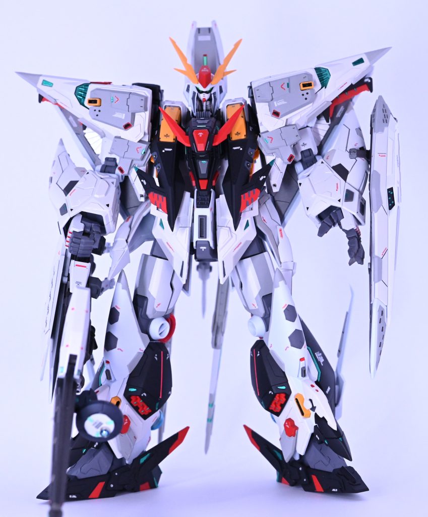 カラーリングとしてはνガンダムをイメージしたものになりますほぼ全部位のパーツにプラ板、スジボリ等でディテールアップをしています