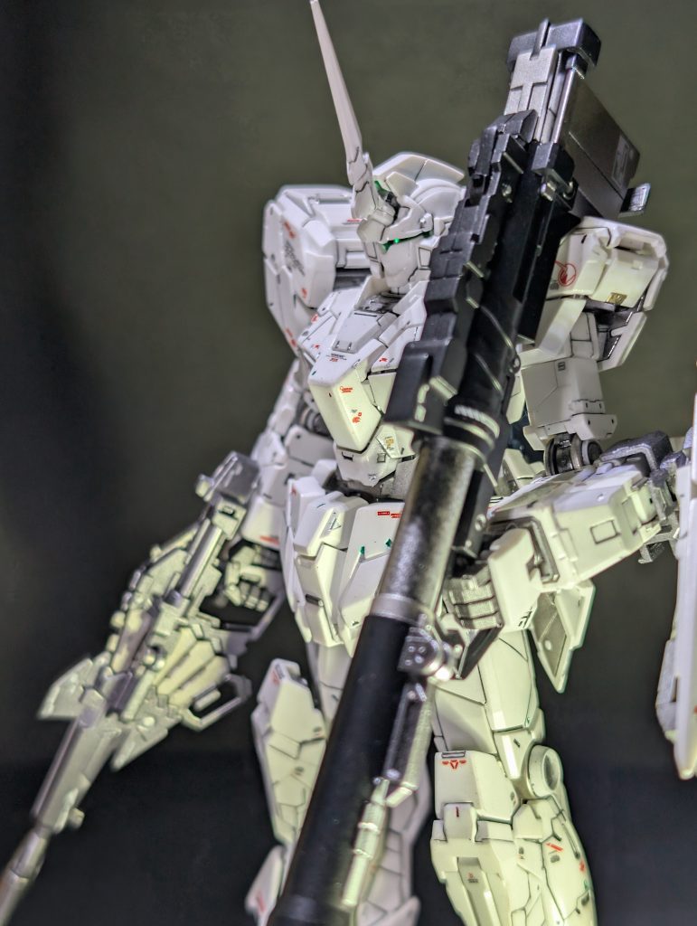 バズーカは最後まで何色に塗ろうか迷ったんですが最終的に黒で落ち着きました。